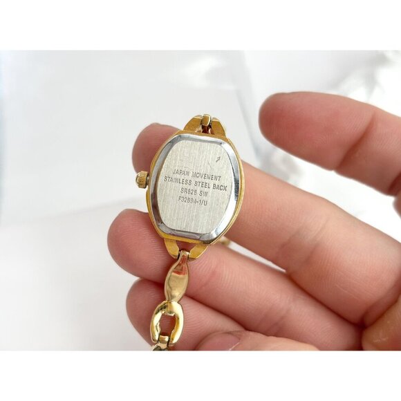 Gold T Oval Bezeled Rhinestone Quartz Vintage Women's Wristwatch - 13mm - WORKS! - Picture 7 of 10